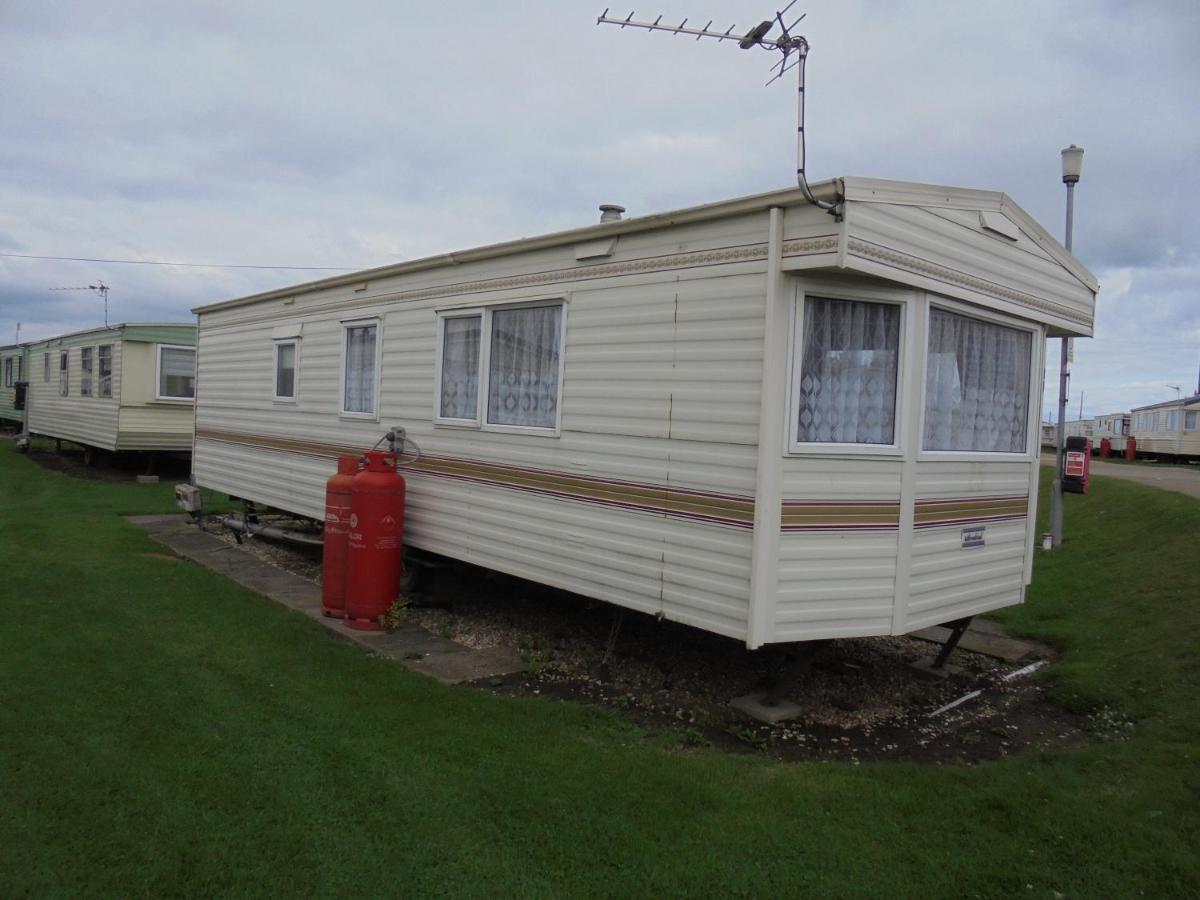 Sealands : Arronbrook:- 6 Berth, Access To The Beach, Close To Site Entrance Ingoldmells