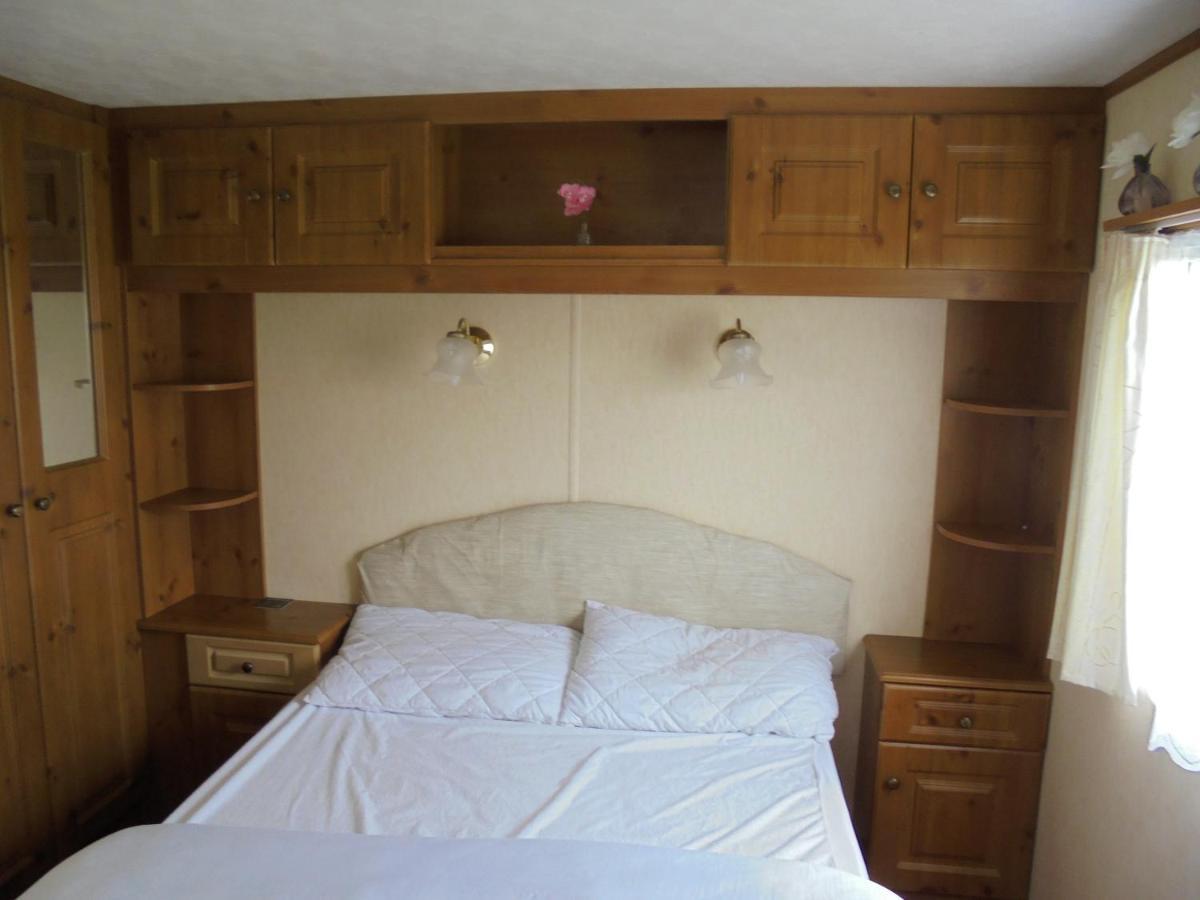 Sealands : Arronbrook:- 6 Berth, Access To The Beach, Close To Site Entrance